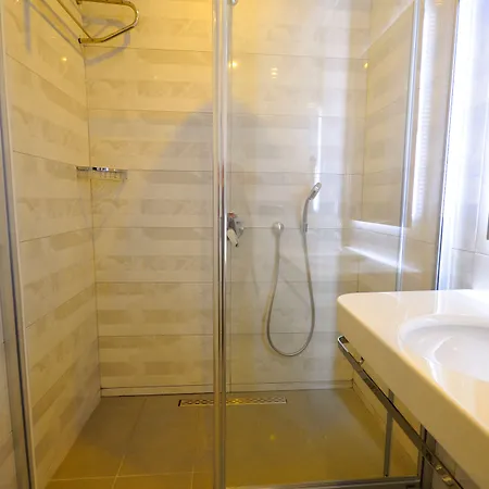 Ξενοδοχείο Sapphire 4*