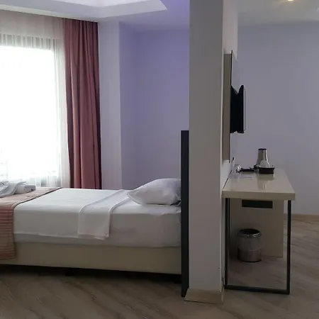 Sapphire Hotel 2*